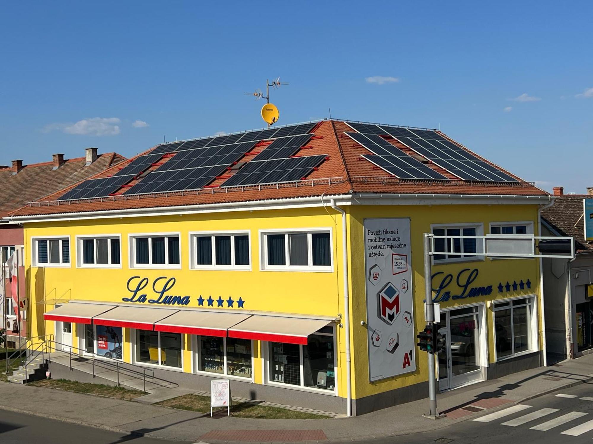 La Luna Premium Deluxe Apartment With Free Jacuzzi, Bikes & Covered Parking Nasice Exterior foto